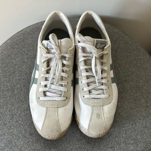 Onitsuka Tigers size 7 US (40 Euro)